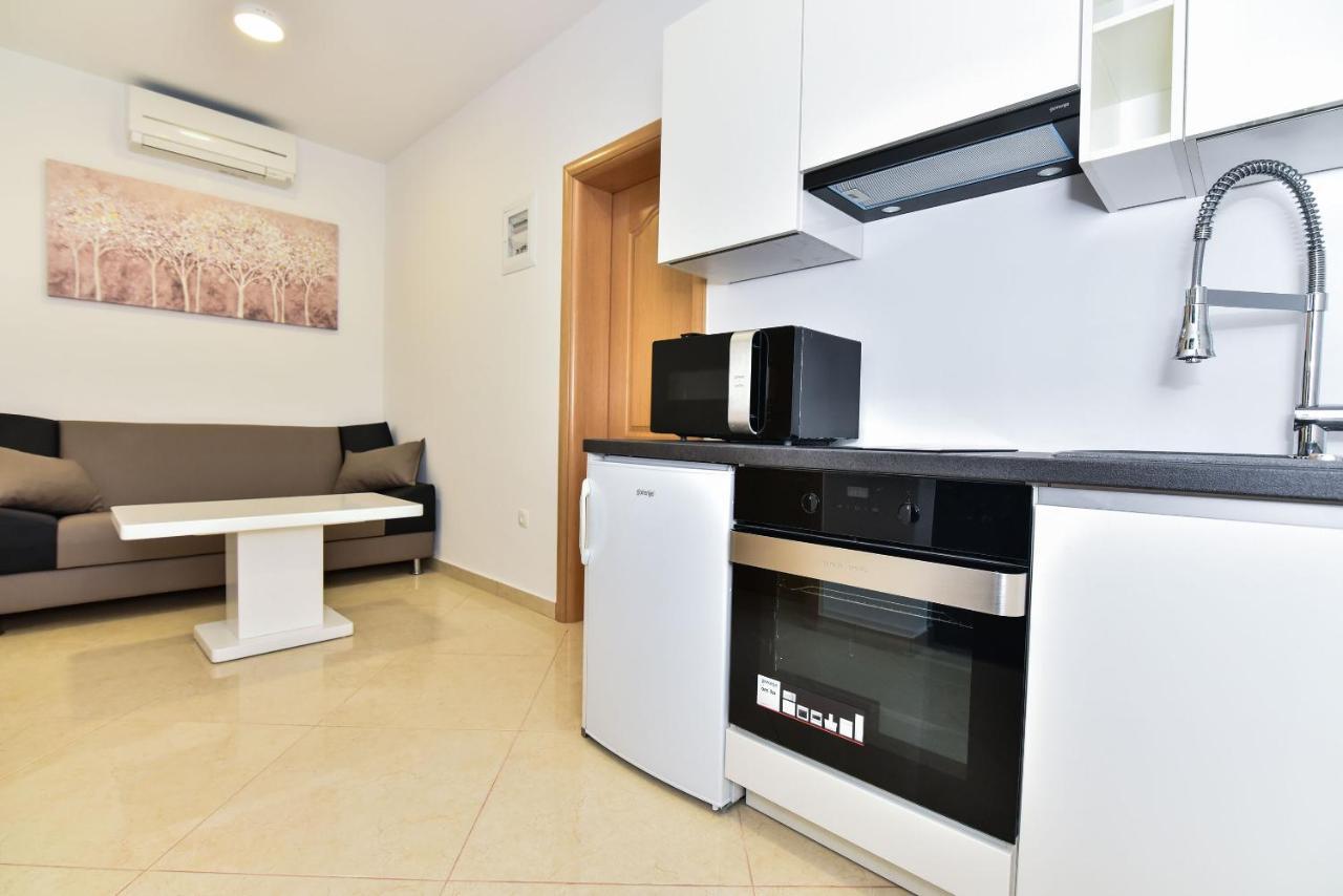 Apartment Sana 1 Vir Exterior photo